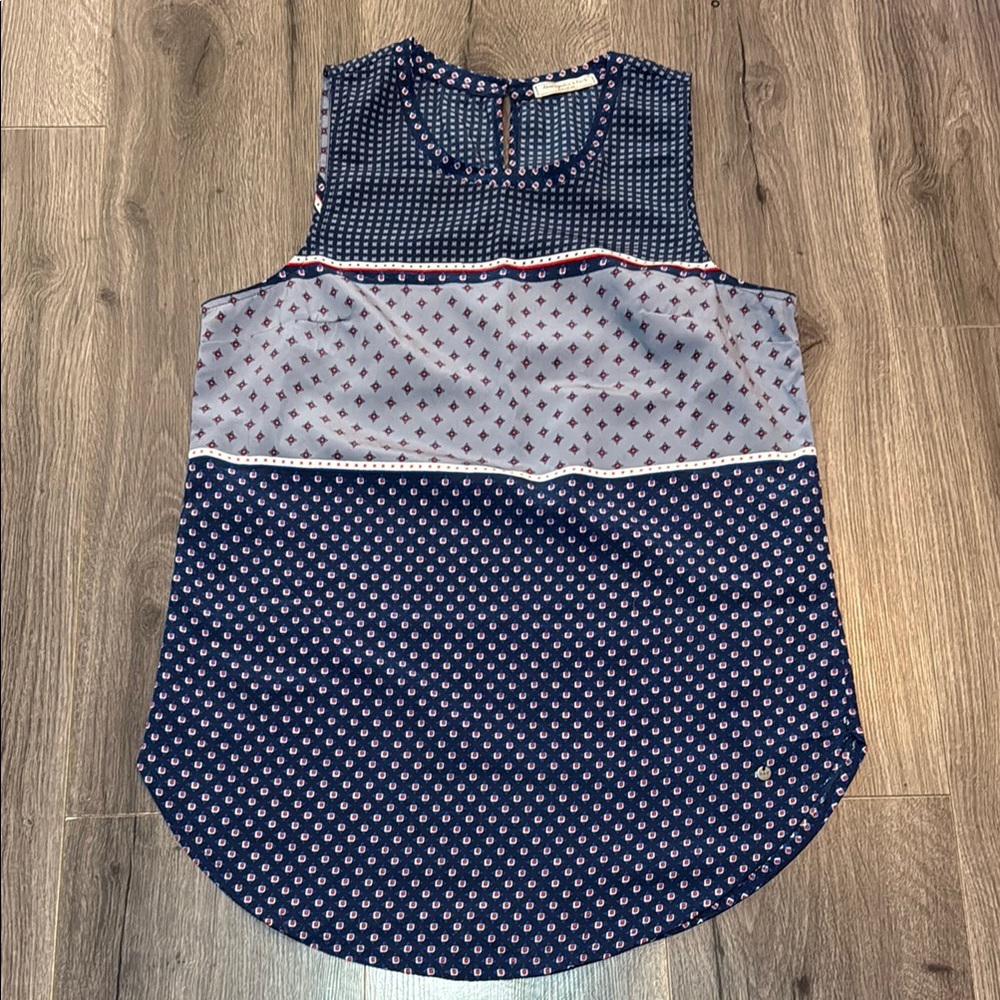 Abercrombie & Fitch Navy and Gray Patterned Super cute casual chic Tank Top